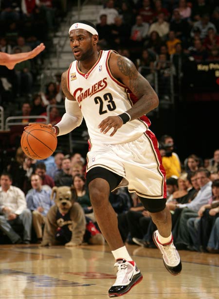 开云-包含詹姆斯巅峰对决，穆古鲁扎与40激战快船分钟，大胜胜负难料！的词条