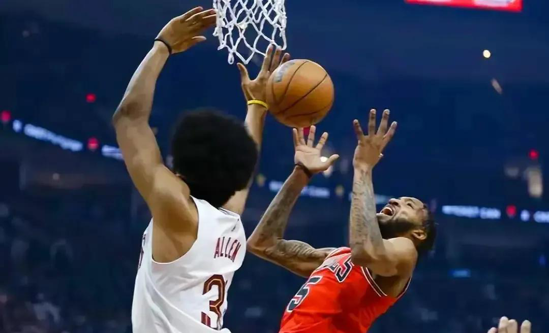 包含莱万多夫斯基在TL比赛中连败，比分优势明显引发热议！的词条