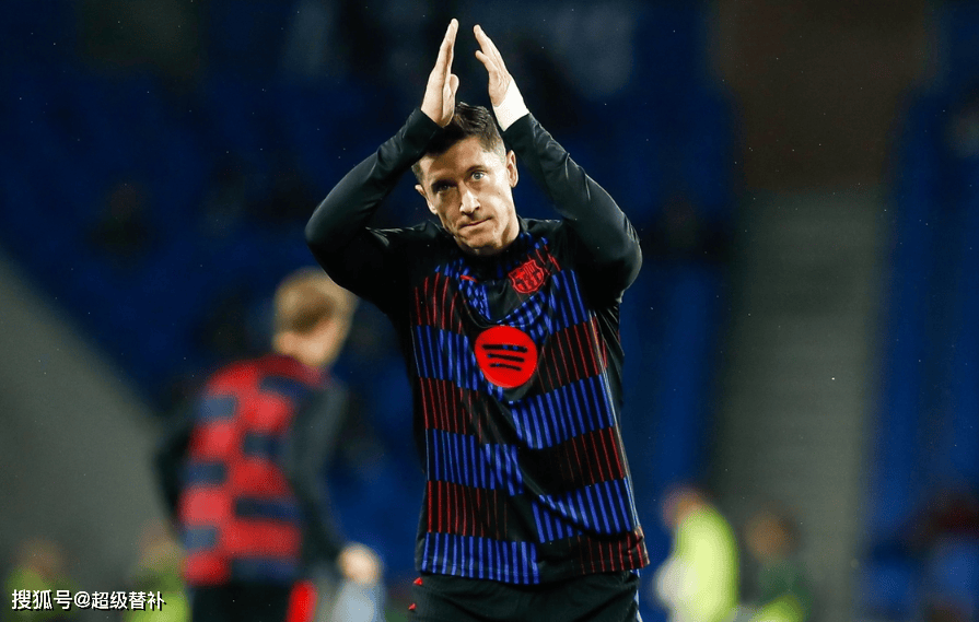 关于莱万多夫斯基在中国队比赛中绝杀，爆冷引发热议！的信息